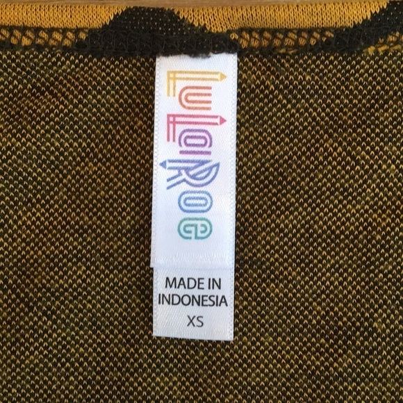 LuLaRoe CLASSIC T Jacquard Mustard Gold Aztec XS - Picture 4 of 4